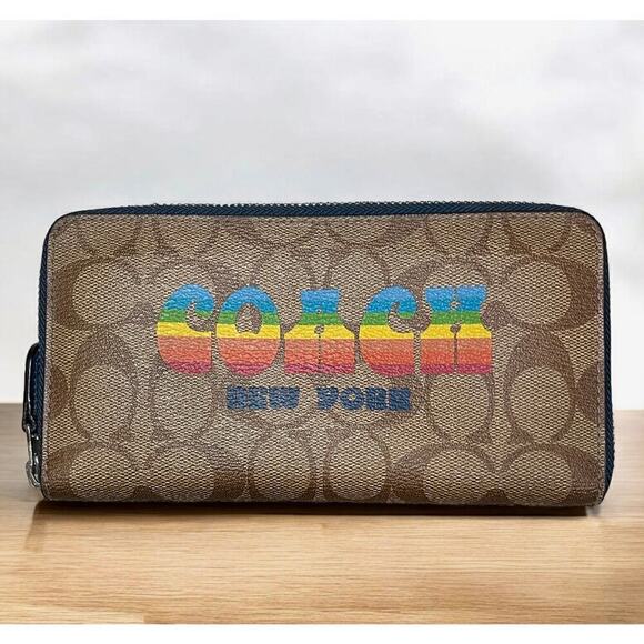 Coach F73510 Accordion Zip Wallet In Rainbow Coach Animation - Picture 1 of 5